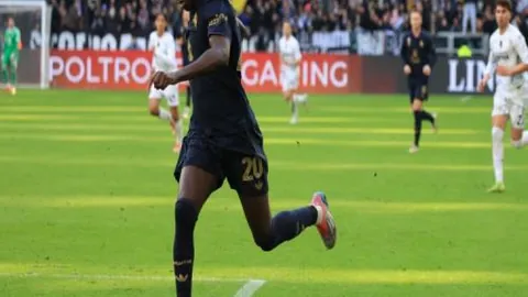 巴恩斯独揽20分10板，猛龙战胜爵士